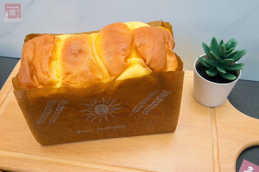 【臺南美食】一天只營業四小時的搶手麵包店｜師傅全部都是女生｜堅持好麵包｜APP訂購麵包｜每日限定販售款~~女子麥面包長榮店 - 南人幫