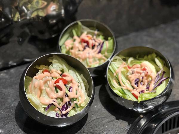 （基隆燒肉）龍榮燒肉～2021基隆新開幕燒肉專賣店！220元起超平價！套餐燒肉安心吃飽飽！小菜、白飯、飲料免費吃到飽！（附龍榮燒肉菜單）