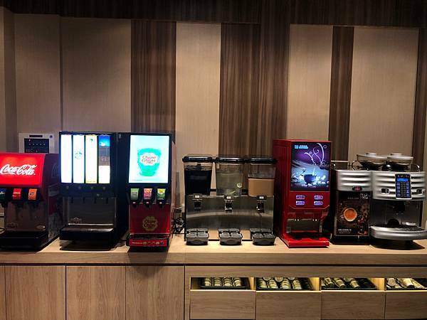 （基隆燒肉）龍榮燒肉～2021基隆新開幕燒肉專賣店！220元起超平價！套餐燒肉安心吃飽飽！小菜、白飯、飲料免費吃到飽！（附龍榮燒肉菜單）