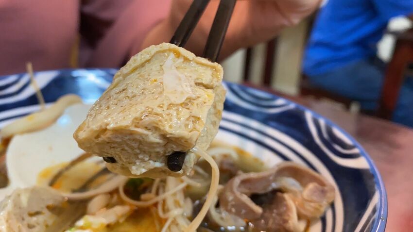 [台中北區] 鐵厝鍋燒｜來自高雄柯仔寮漁村的鍋燒麵｜新鮮食材每日熬煮高湯｜鮮甜好吃的自製虱目魚丸｜寵物友善店家｜內附菜單