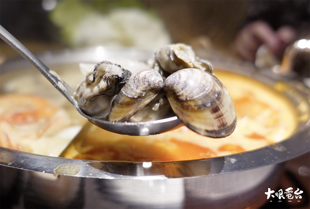 舞古賀涮涮屋｜「高雄火鍋 」龍蝦海鮮 頂級肉品火鍋專門 大港吃鍋得獎 .鼓山華榮店 - 大眼電台 DaYan talk