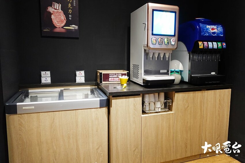 舞古賀涮涮屋｜「高雄火鍋 」龍蝦海鮮 頂級肉品火鍋專門 大港吃鍋得獎 .鼓山華榮店 - 大眼電台 DaYan talk