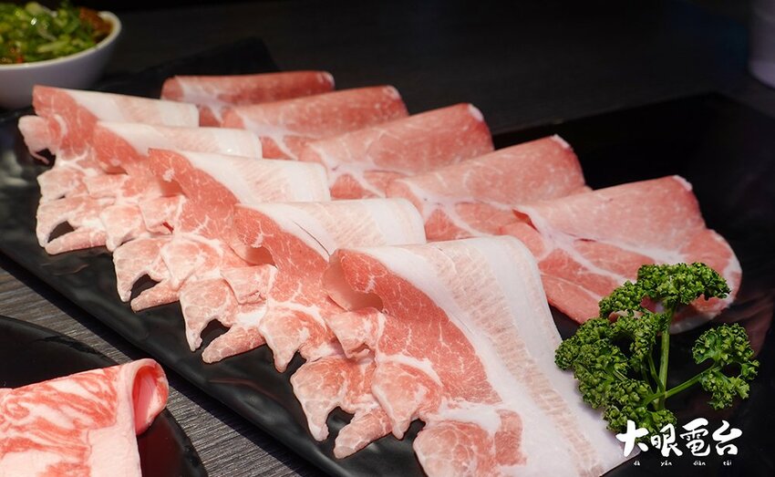 舞古賀涮涮屋｜「高雄火鍋 」龍蝦海鮮 頂級肉品火鍋專門 大港吃鍋得獎 .鼓山華榮店 - 大眼電台 DaYan talk