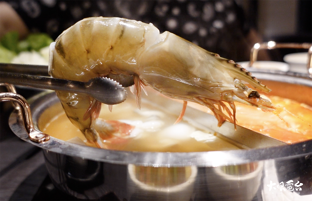 舞古賀涮涮屋｜「高雄火鍋 」龍蝦海鮮 頂級肉品火鍋專門 大港吃鍋得獎 .鼓山華榮店 - 大眼電台 DaYan talk