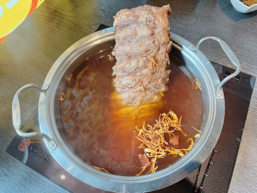 舞古賀鍋物專賣店 超值$199 巨大排骨鍋，大快朵頤迎接春天去～