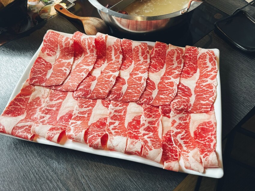 舞古賀鍋物專賣店 超值$199 巨大排骨鍋，大快朵頤迎接春天去～