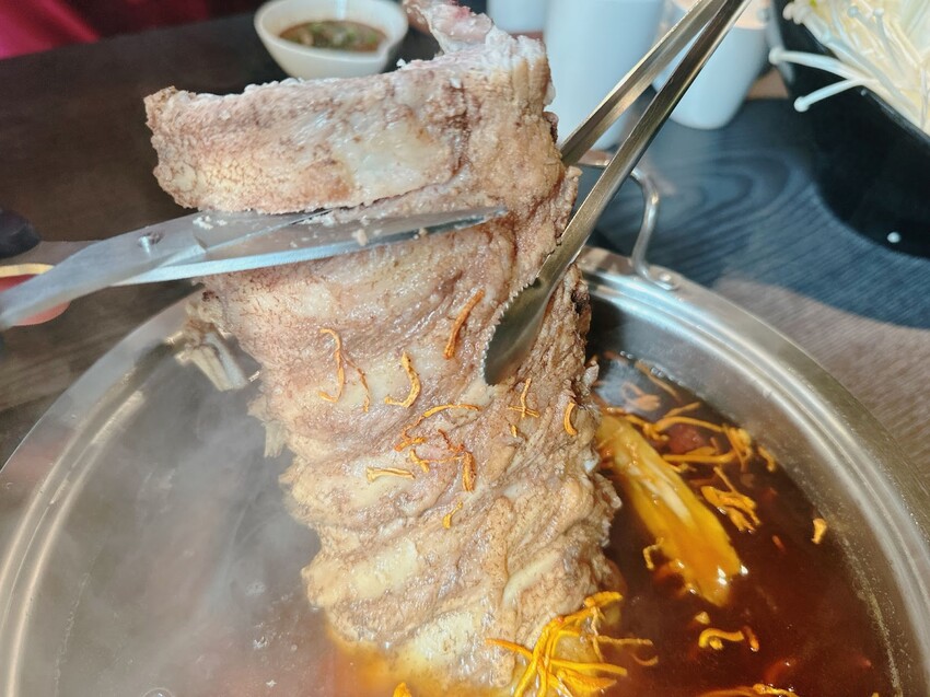 舞古賀鍋物專賣店 超值$199 巨大排骨鍋，大快朵頤迎接春天去～