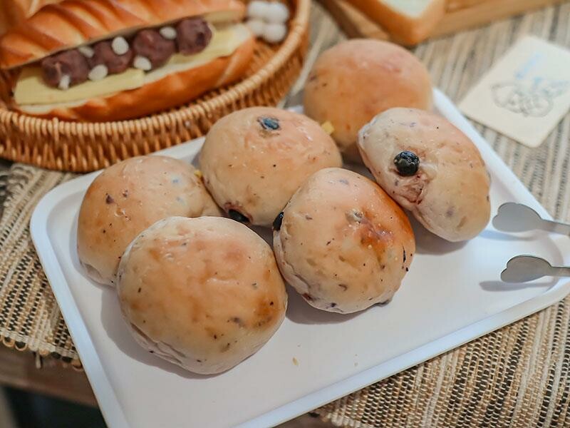 新竹必吃麵包「塔可手作烘焙」！超柔軟生吐司、減糖麵包，光華街排隊美食！