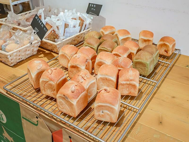 新竹必吃麵包「塔可手作烘焙」！超柔軟生吐司、減糖麵包，光華街排隊美食！