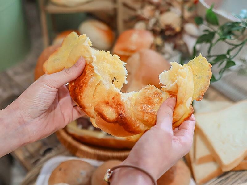 新竹必吃麵包「塔可手作烘焙」！超柔軟生吐司、減糖麵包，光華街排隊美食！