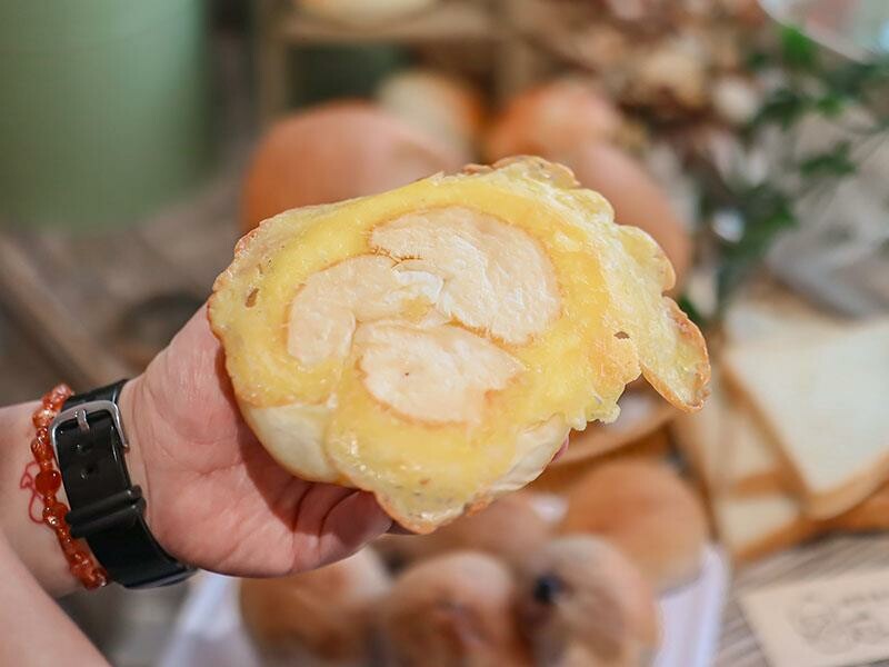 新竹必吃麵包「塔可手作烘焙」！超柔軟生吐司、減糖麵包，光華街排隊美食！