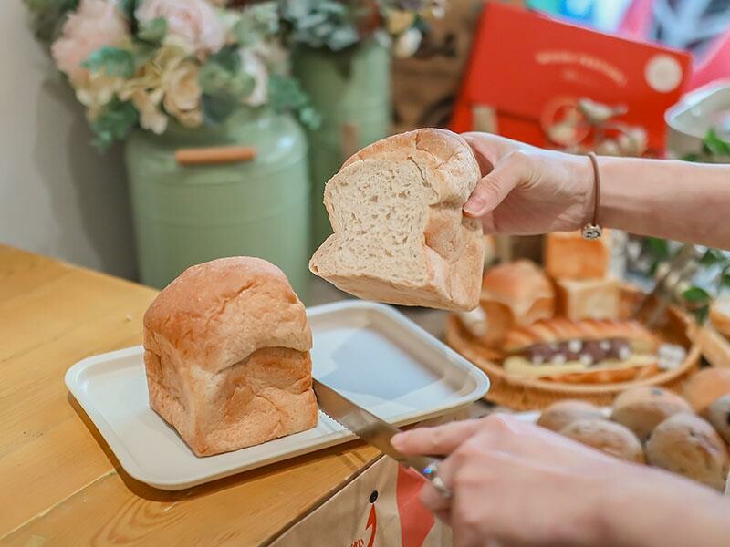 新竹必吃麵包「塔可手作烘焙」！超柔軟生吐司、減糖麵包，光華街排隊美食！