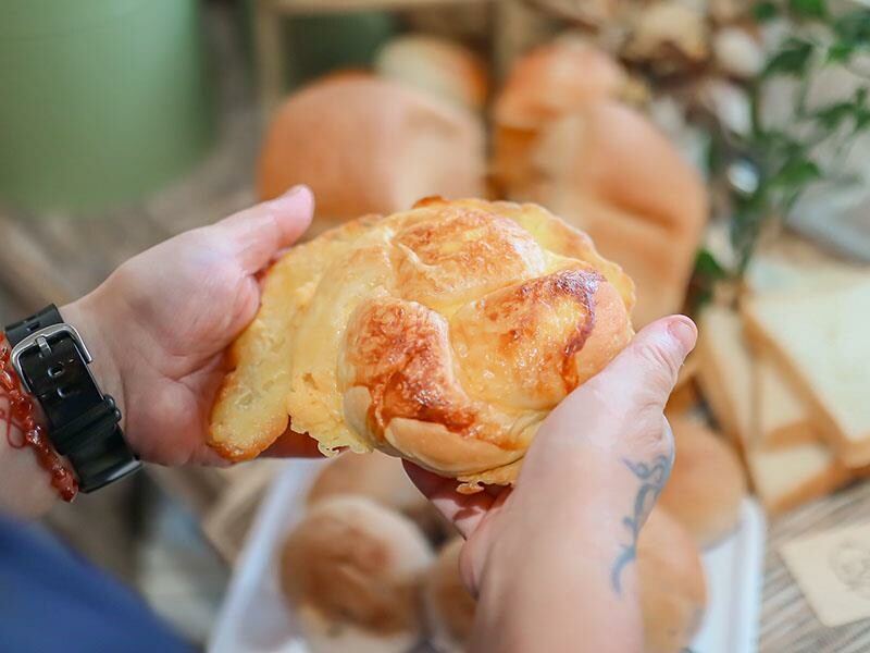 新竹必吃麵包「塔可手作烘焙」！超柔軟生吐司、減糖麵包，光華街排隊美食！