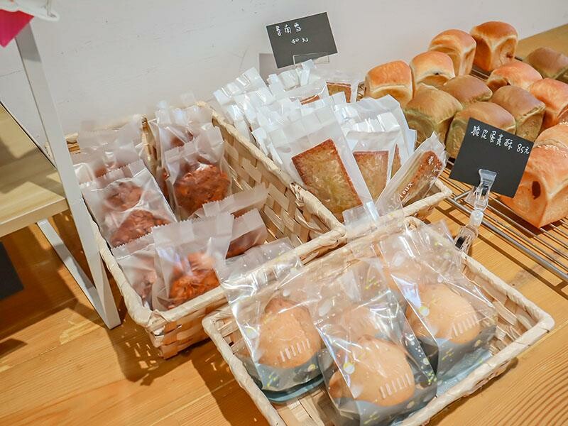 新竹必吃麵包「塔可手作烘焙」！超柔軟生吐司、減糖麵包，光華街排隊美食！