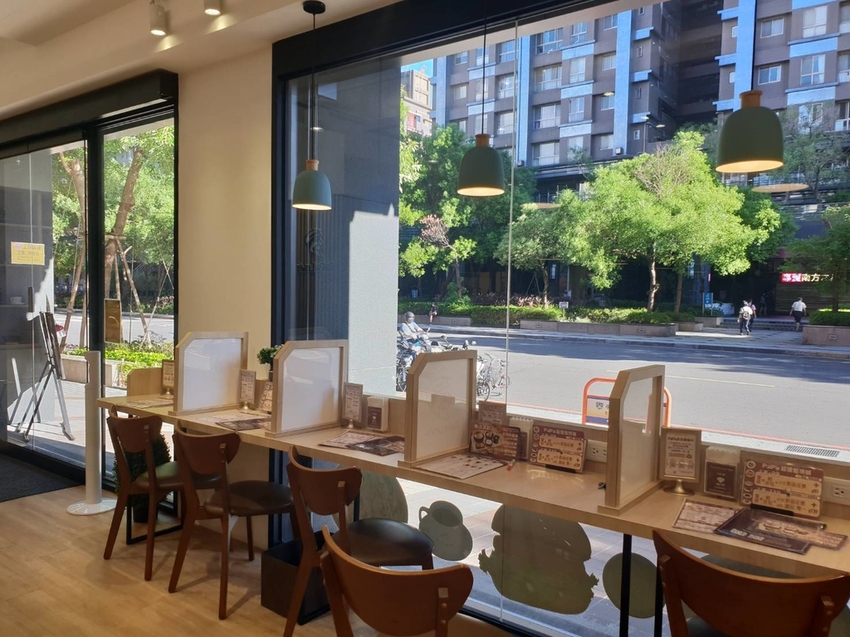 【新北.中和】南勢角捷運站早午餐。PaPaLewis大坂咖啡osaka手做麵包+蛋糕