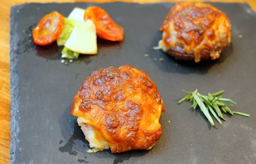 【桃園龍潭】野薑花與貓庭園咖啡．野薑花入菜、近距離與貓咪互動!