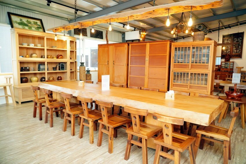 【桃園龍潭】野薑花與貓庭園咖啡．野薑花入菜、近距離與貓咪互動!