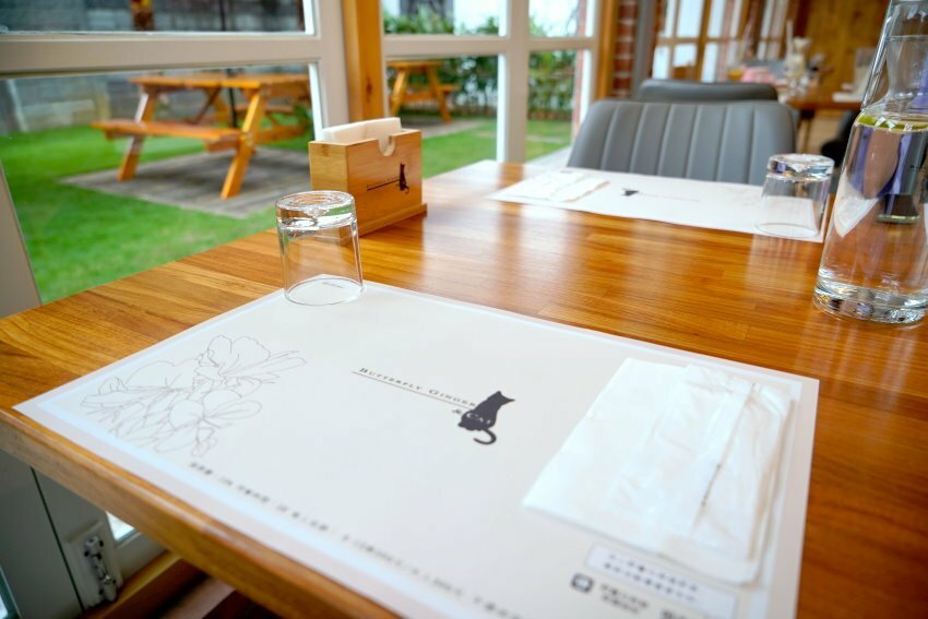 【桃園龍潭】野薑花與貓庭園咖啡．野薑花入菜、近距離與貓咪互動!