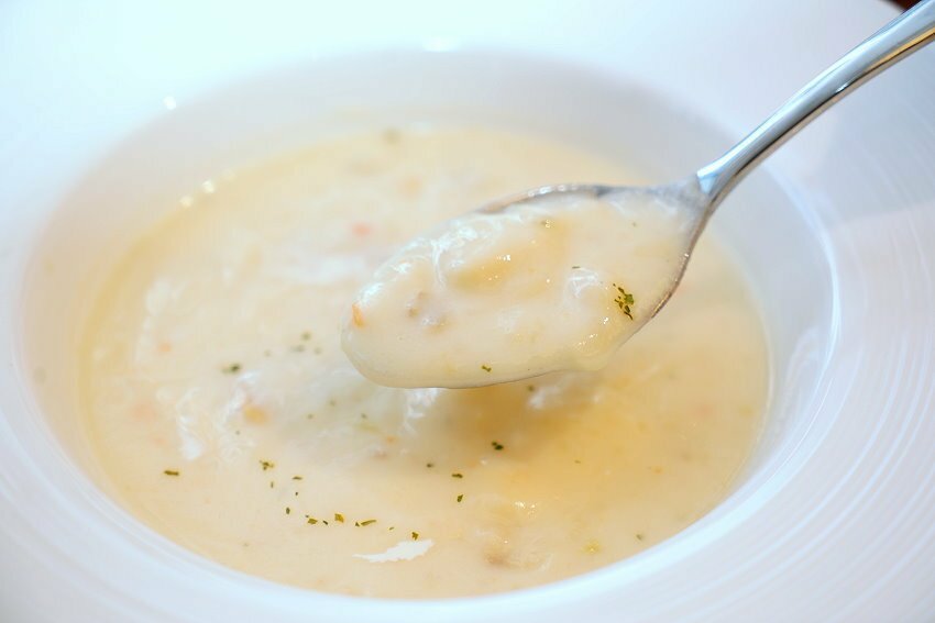 【桃園龍潭】野薑花與貓庭園咖啡．野薑花入菜、近距離與貓咪互動!