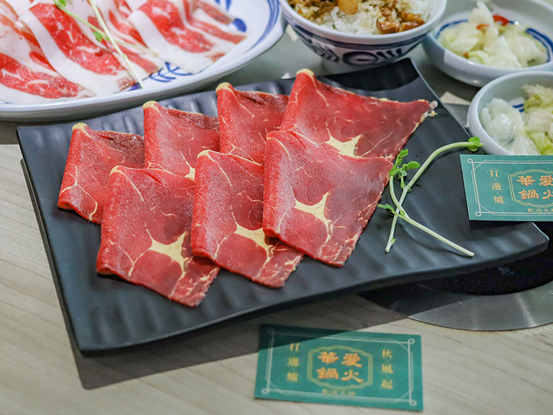 新竹 愛華火鍋 | 八小時慢熬的老母雞湯底，細細品味無多餘添加的原食美食