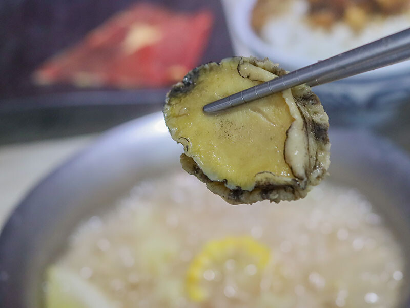 新竹 愛華火鍋 | 八小時慢熬的老母雞湯底，細細品味無多餘添加的原食美食