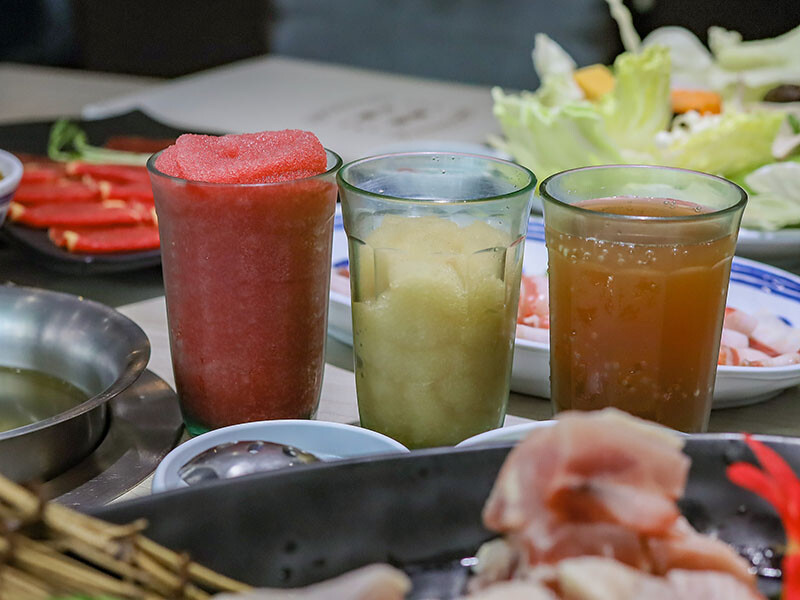 新竹 愛華火鍋 | 八小時慢熬的老母雞湯底，細細品味無多餘添加的原食美食