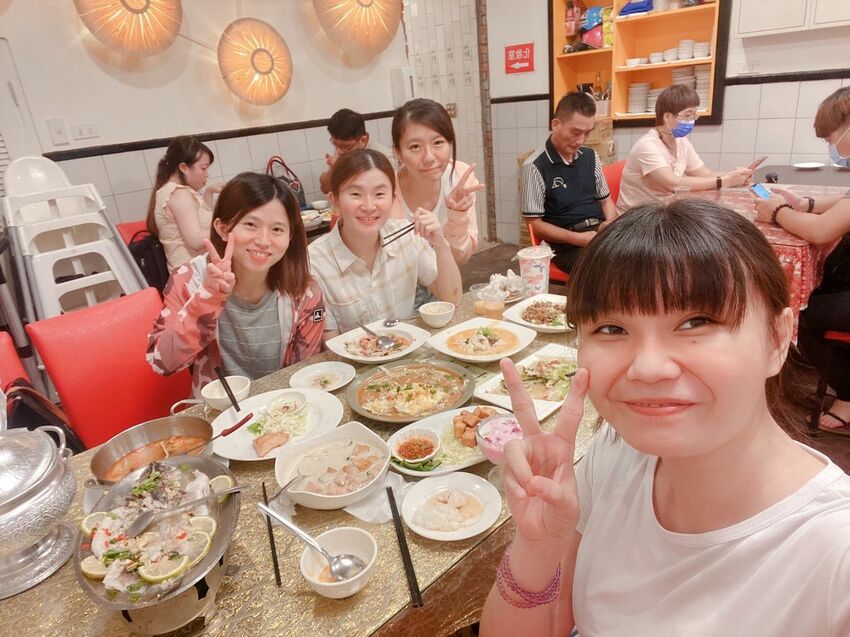 [台中北區] 曼谷小城泰式料理｜平價道地泰式料理｜必點超厚月亮蝦餅｜用料實在、份量大｜用料實在、份量大｜內附菜單