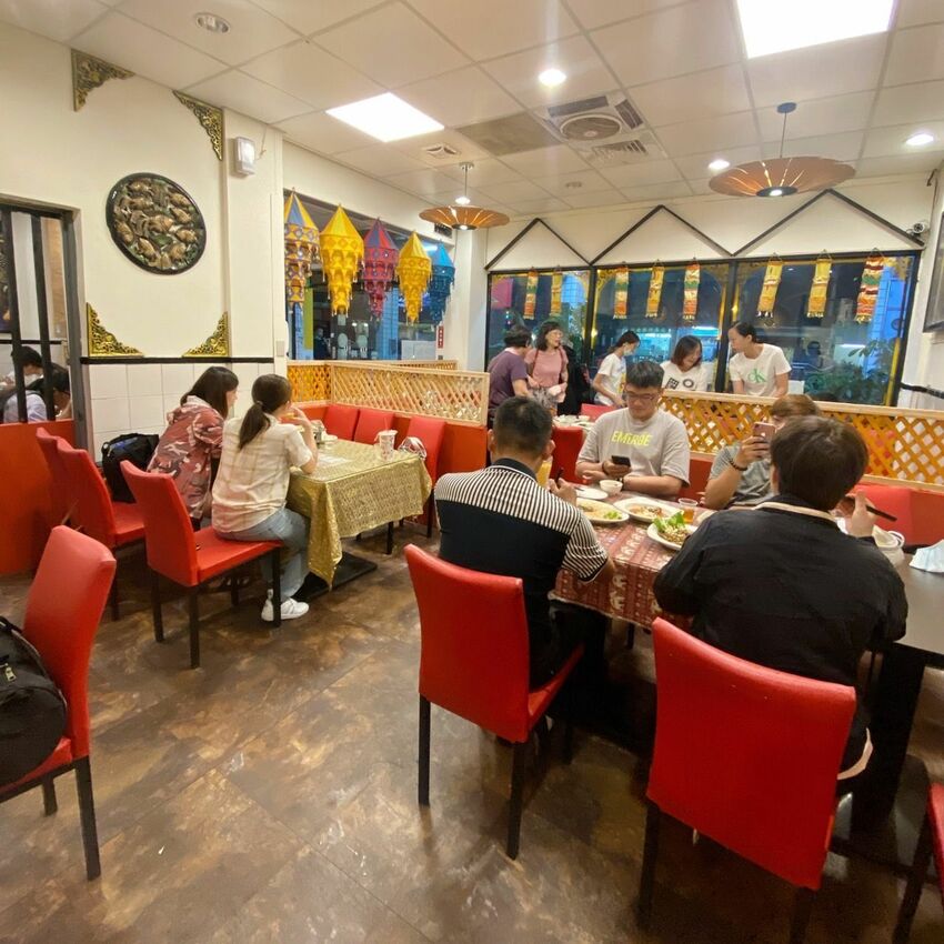 [台中北區] 曼谷小城泰式料理｜平價道地泰式料理｜必點超厚月亮蝦餅｜用料實在、份量大｜用料實在、份量大｜內附菜單