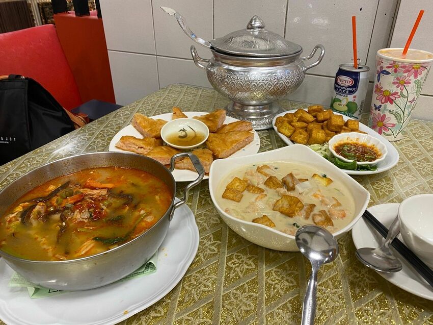 [台中北區] 曼谷小城泰式料理｜平價道地泰式料理｜必點超厚月亮蝦餅｜用料實在、份量大｜用料實在、份量大｜內附菜單