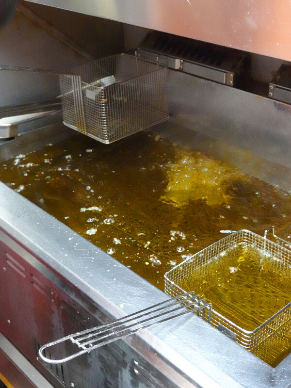 信義區美食推薦-市政府4號出口暖男炸雞永吉店，市府站美食小吃外帶，松山區美食平價炸雞外送