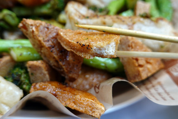 信義區美食推薦-市政府4號出口暖男炸雞永吉店，市府站美食小吃外帶，松山區美食平價炸雞外送