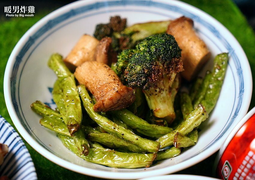 【台北美食】暖男炸雞．柒串燒屋最新品牌!焦糖炸雞、蒜香炸雞推薦!