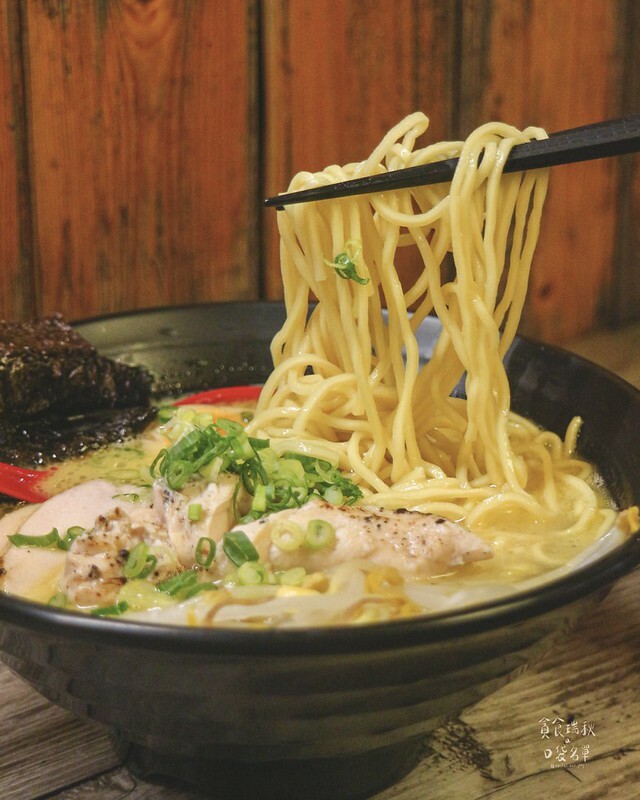 屏東恆春|雲鶴拉麵|隱身在巷內日式氣氛攤車,純粹湯底雞白湯拉麵