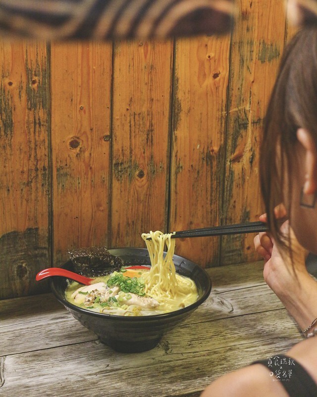 屏東恆春|雲鶴拉麵|隱身在巷內日式氣氛攤車,純粹湯底雞白湯拉麵