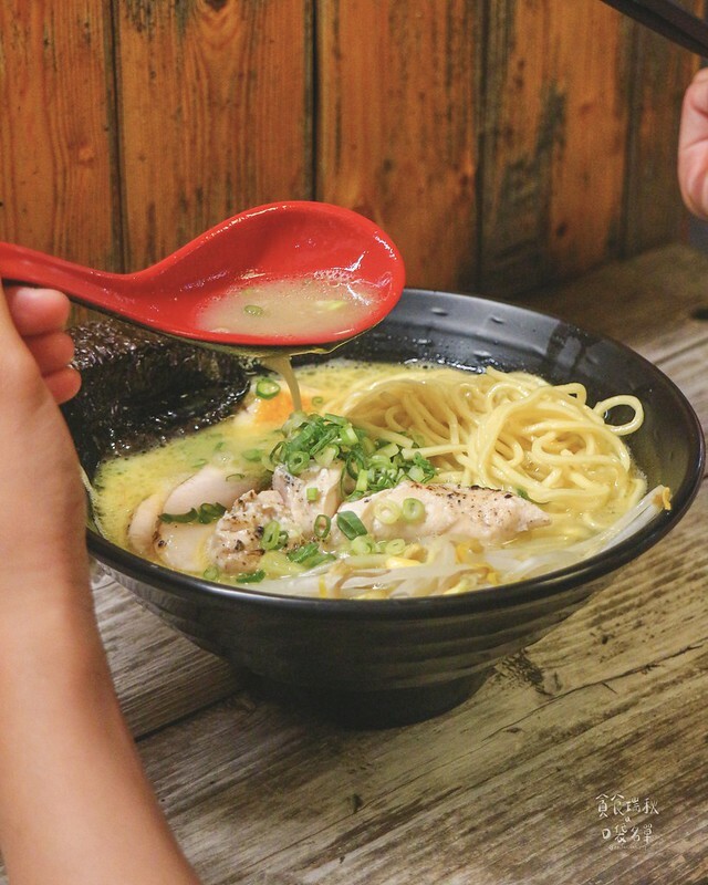 屏東恆春|雲鶴拉麵|隱身在巷內日式氣氛攤車,純粹湯底雞白湯拉麵