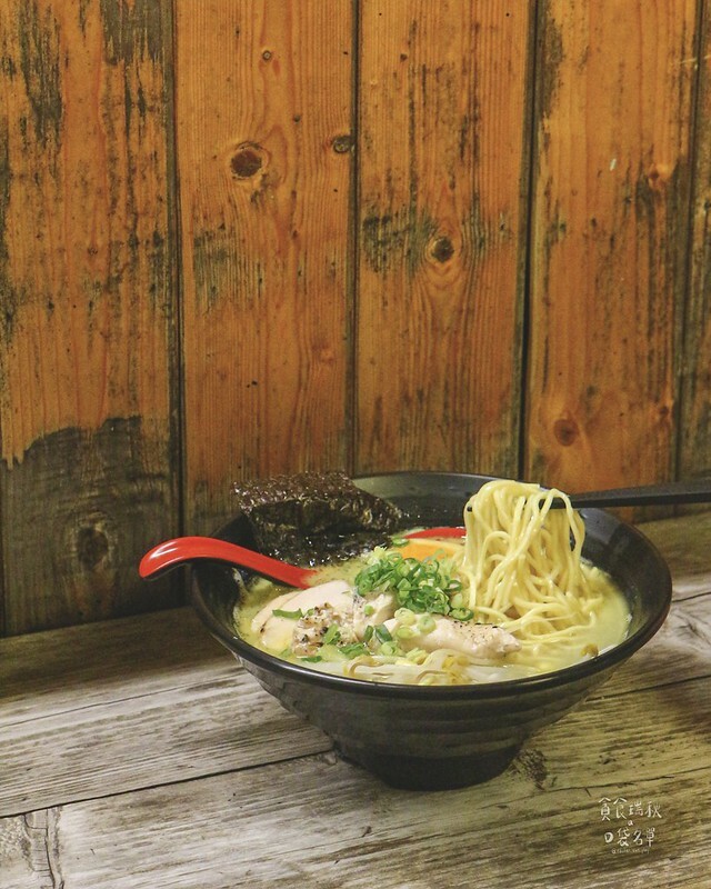 屏東恆春|雲鶴拉麵|隱身在巷內日式氣氛攤車,純粹湯底雞白湯拉麵