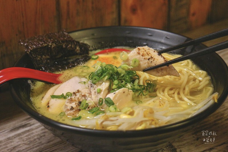 屏東恆春|雲鶴拉麵|隱身在巷內日式氣氛攤車,純粹湯底雞白湯拉麵