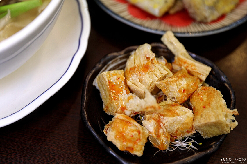 新北市萬里區螃蟹控必收！自家漁船直送保證新鮮！以斤計價透明公道 萬里吃蟹來這家準沒錯｜阿杰萬里蟹(野柳地質公園美食