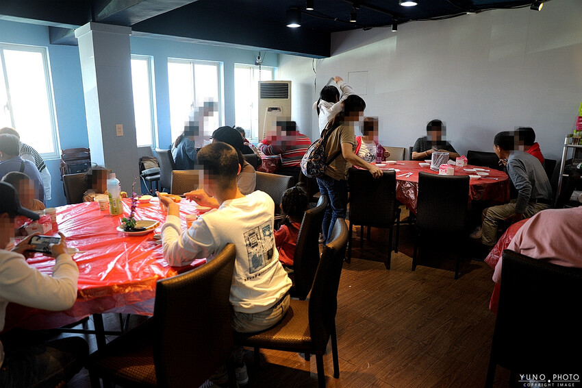 新北市萬里區螃蟹控必收！自家漁船直送保證新鮮！以斤計價透明公道 萬里吃蟹來這家準沒錯｜阿杰萬里蟹(野柳地質公園美食