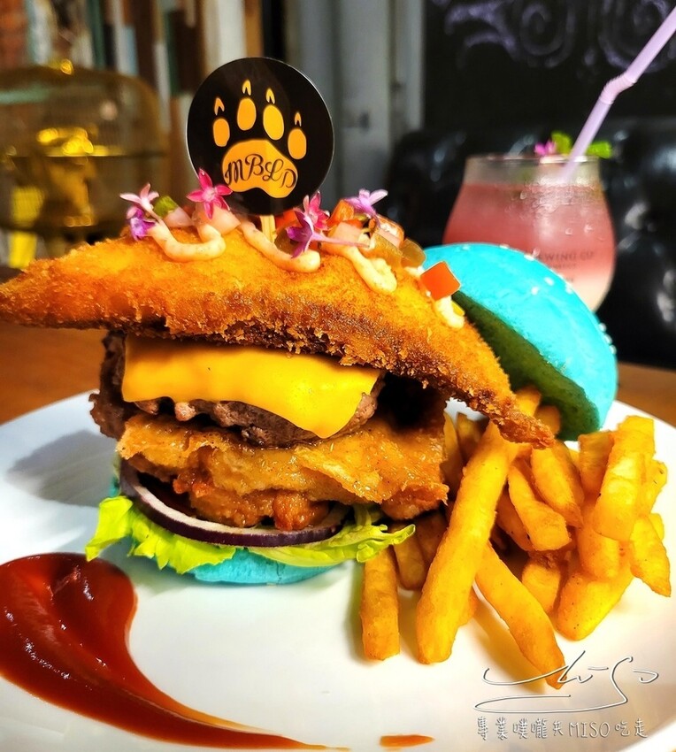 黑熊愛跳舞｜浮誇系熔岩漢堡，萬聖節吸睛馬卡龍漢堡，台北美式餐廳！台北大安近六張犁捷運站！MOON BEAR LO