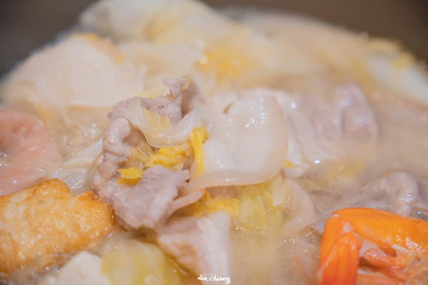 台中市北區 正海城中友店,豐原超有名的酸菜白肉鍋開來中友百貨了!湯頭好喝料好實在,台中北區平價個人火鍋推薦