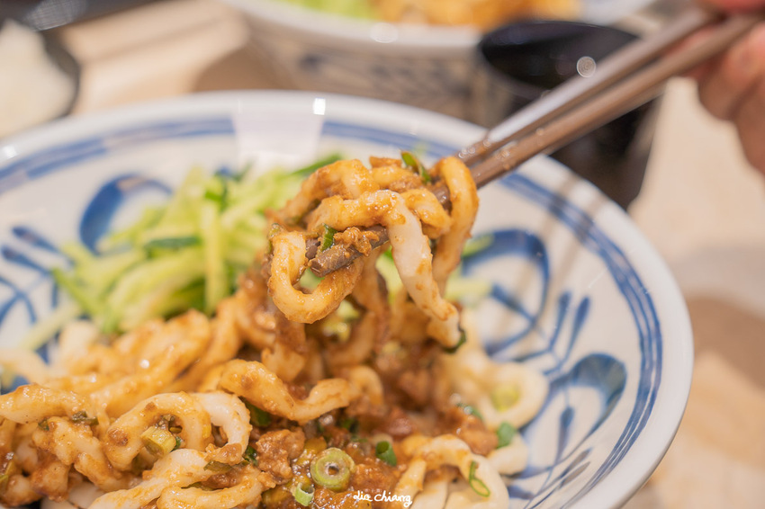 台中市北區 正海城中友店,豐原超有名的酸菜白肉鍋開來中友百貨了!湯頭好喝料好實在,台中北區平價個人火鍋推薦