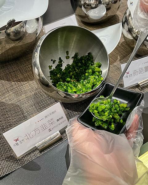 花花世界鍋物WHATSWORLDresort∥左營區美食∥浮誇華麗龍蝦海鮮套餐∥叢林風用餐環境∥打卡送鮮蠔或哈根達斯