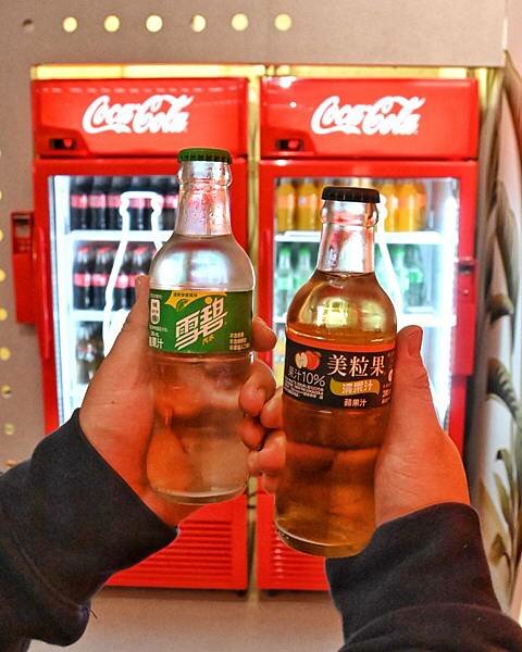 花花世界鍋物WHATSWORLDresort∥左營區美食∥浮誇華麗龍蝦海鮮套餐∥叢林風用餐環境∥打卡送鮮蠔或哈根達斯