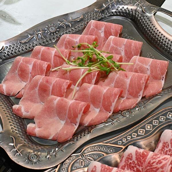 花花世界鍋物WHATSWORLDresort∥左營區美食∥浮誇華麗龍蝦海鮮套餐∥叢林風用餐環境∥打卡送鮮蠔或哈根達斯