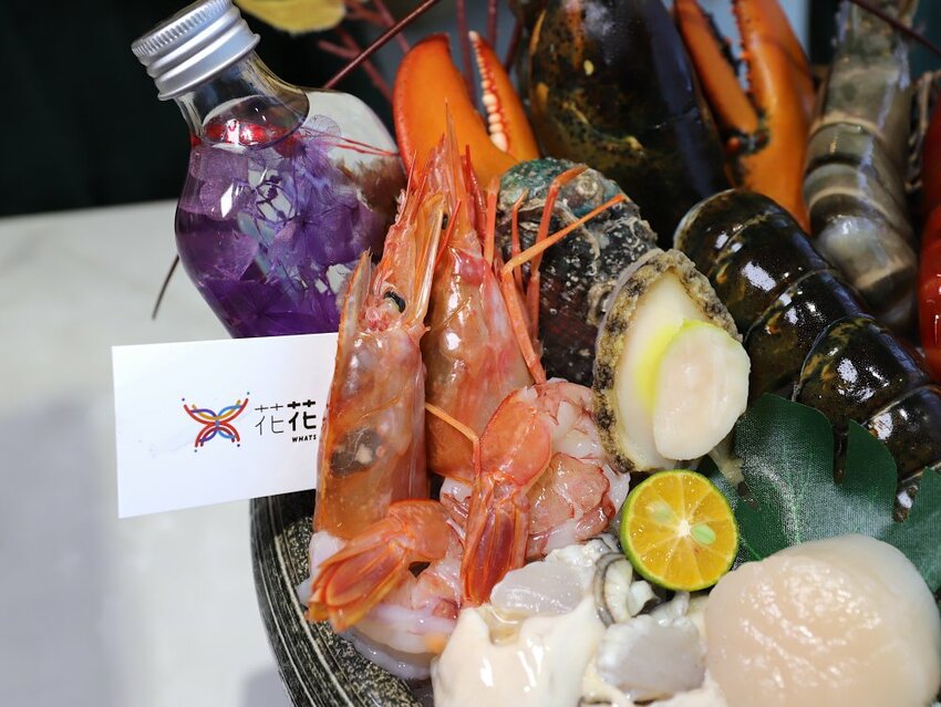 花花世界鍋物WHATSWORLDresort -高雄左營旗艦店-火鍋界中的唯一奇葩：台南知名網美火鍋店插旗高雄啦!!!振興五倍券方案吃大餐送2000.超優惠! - 進食的巨鼠