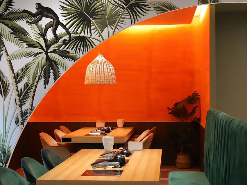 花花世界鍋物WHATSWORLDresort -高雄左營旗艦店-火鍋界中的唯一奇葩：台南知名網美火鍋店插旗高雄啦!!!振興五倍券方案吃大餐送2000.超優惠! - 進食的巨鼠