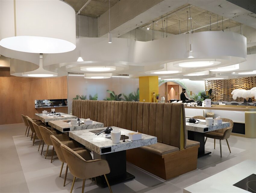 花花世界鍋物WHATSWORLDresort -高雄左營旗艦店-火鍋界中的唯一奇葩：台南知名網美火鍋店插旗高雄啦!!!振興五倍券方案吃大餐送2000.超優惠! - 進食的巨鼠