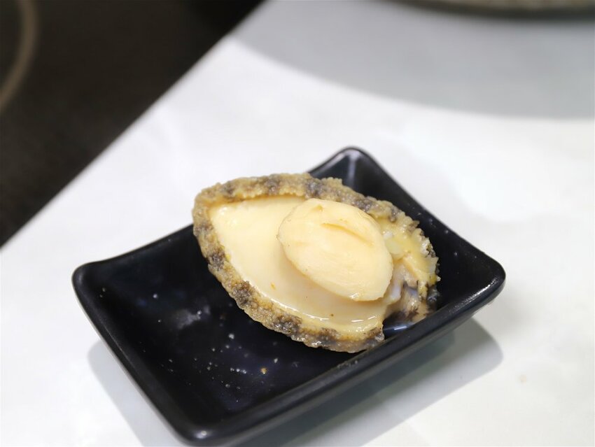 花花世界鍋物WHATSWORLDresort -高雄左營旗艦店-火鍋界中的唯一奇葩：台南知名網美火鍋店插旗高雄啦!!!振興五倍券方案吃大餐送2000.超優惠! - 進食的巨鼠