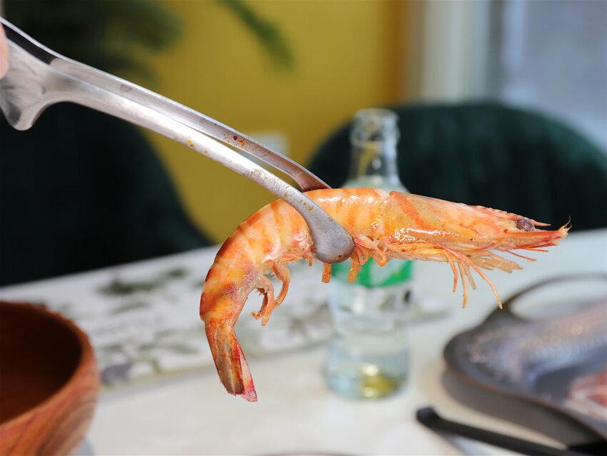 花花世界鍋物WHATSWORLDresort -高雄左營旗艦店-火鍋界中的唯一奇葩：台南知名網美火鍋店插旗高雄啦!!!振興五倍券方案吃大餐送2000.超優惠! - 進食的巨鼠